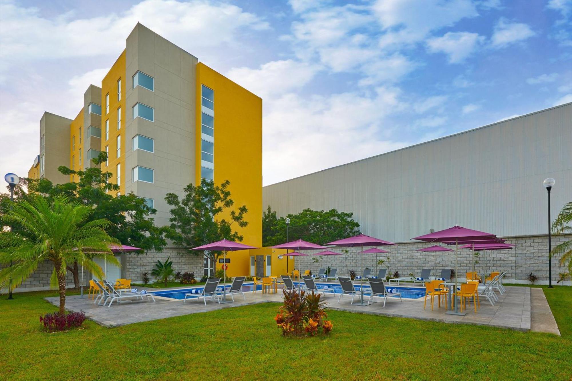 City Express By Marriott Mérida Buitenkant foto