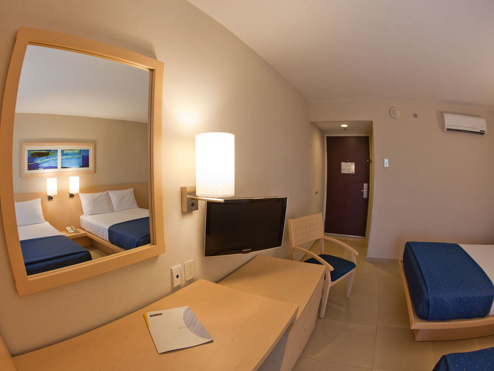 City Express By Marriott Mérida Buitenkant foto