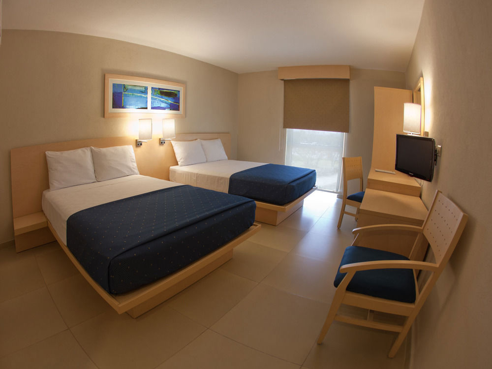 City Express By Marriott Mérida Buitenkant foto