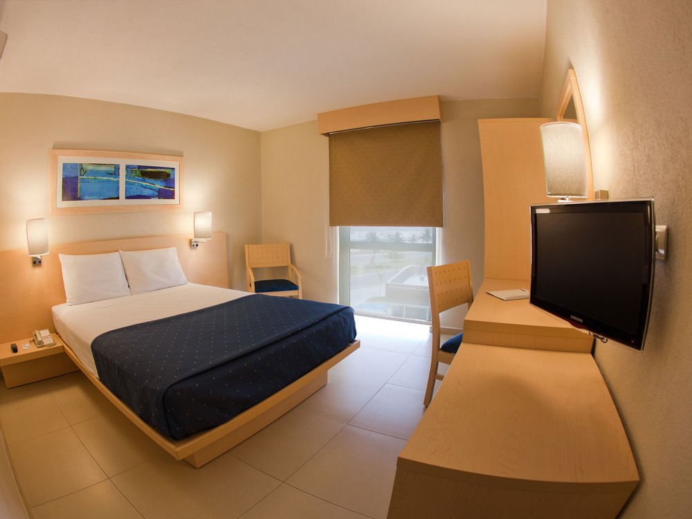 City Express By Marriott Mérida Buitenkant foto